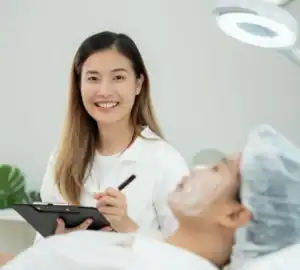 Học kỹ thuật viên thẩm mỹ tại Seattle Beauty Academy
