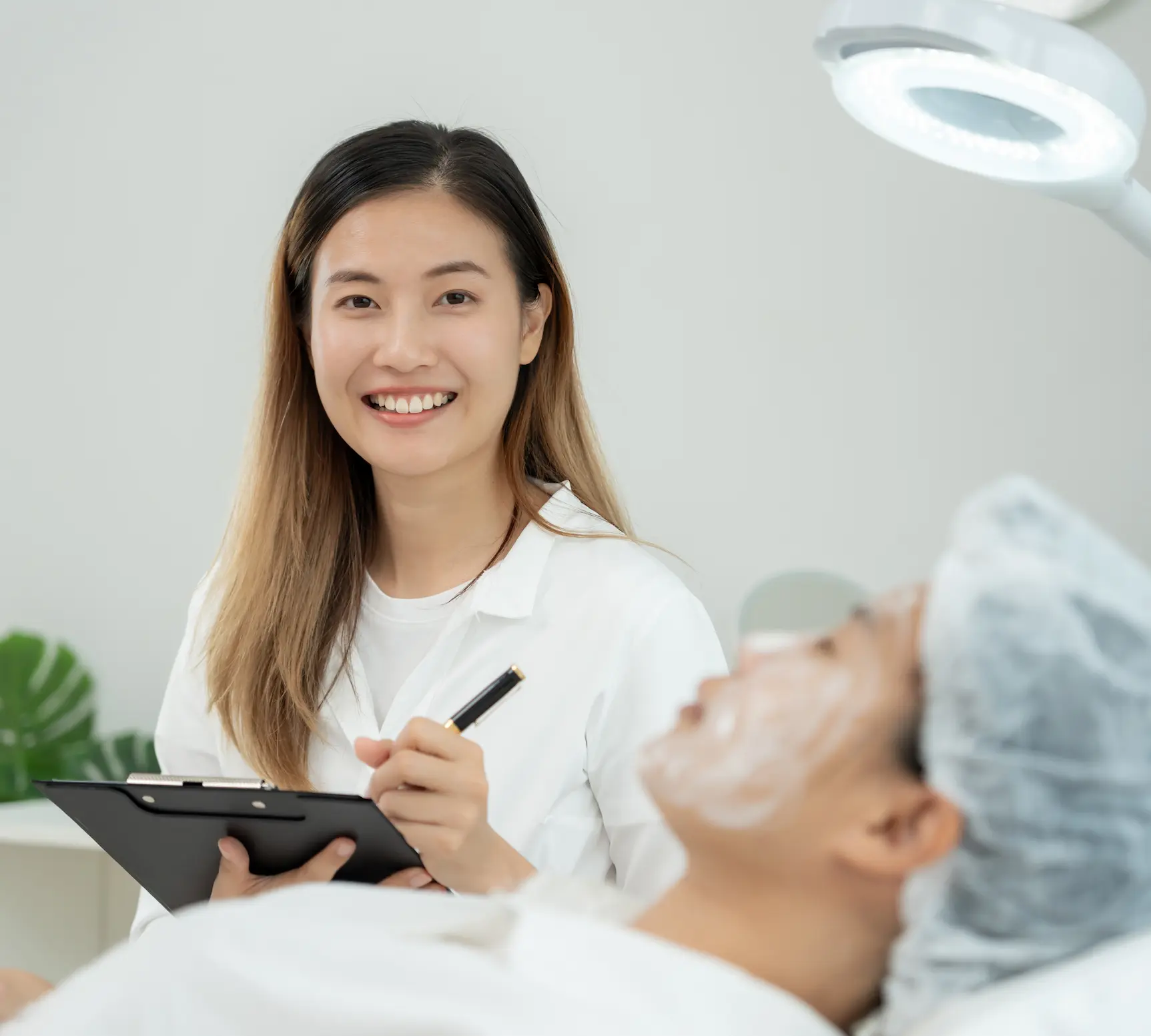 Học kỹ thuật viên thẩm mỹ tại Seattle Beauty Academy