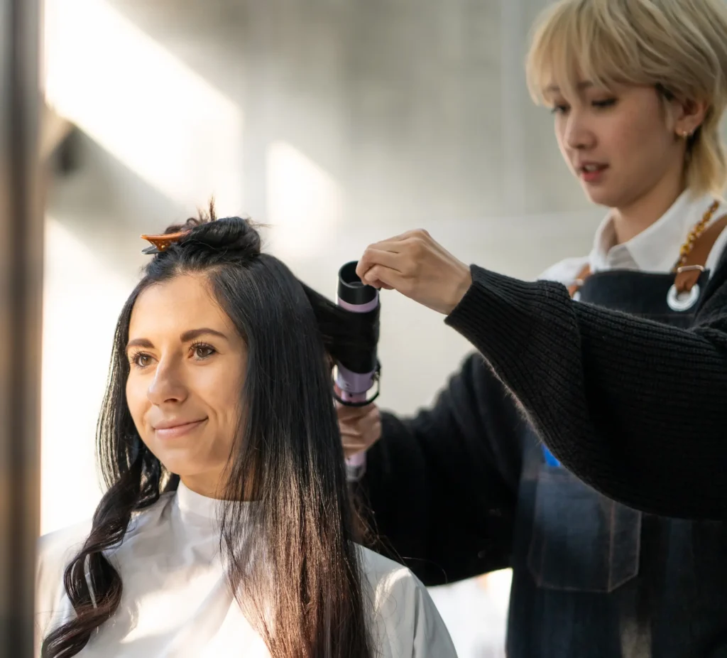 Khoá học cắt tóc nữ tại Seattle Beauty Academy