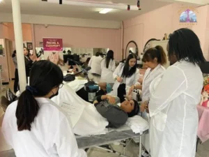 Students praticing Facial mapping and symmetry in the microblading training classes